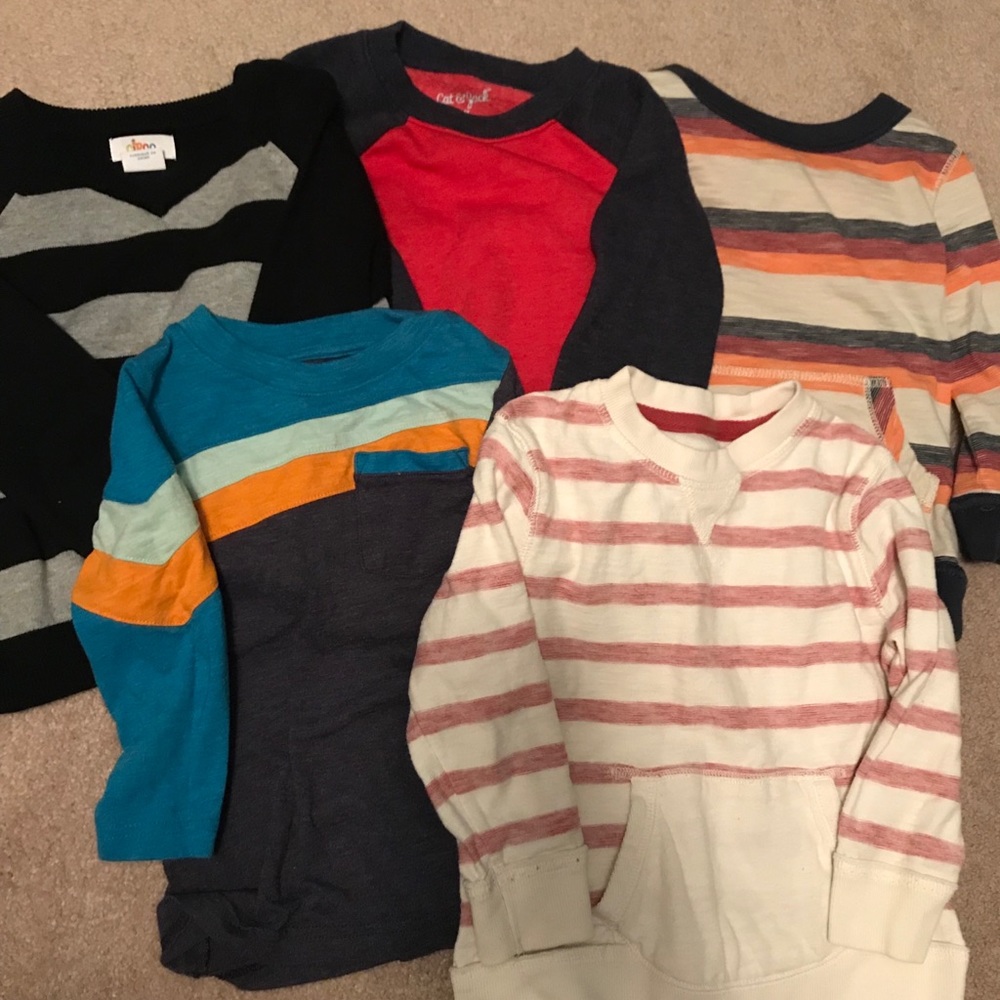 Lot of boys long sleeve shirts size 2T